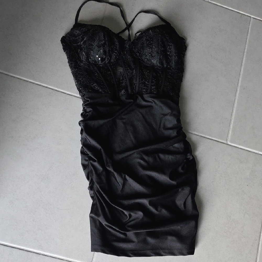 Windsor Black Fabric with Logo